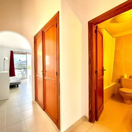 Apartamento Con Bonita Vistas, Wifi, Playa Cerca En Tenerife Sur Apartman *